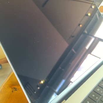 Apple 110 Bin TL’lik Macbookta Ekran İzine Jelatin Önerisiyle Karşılaştım