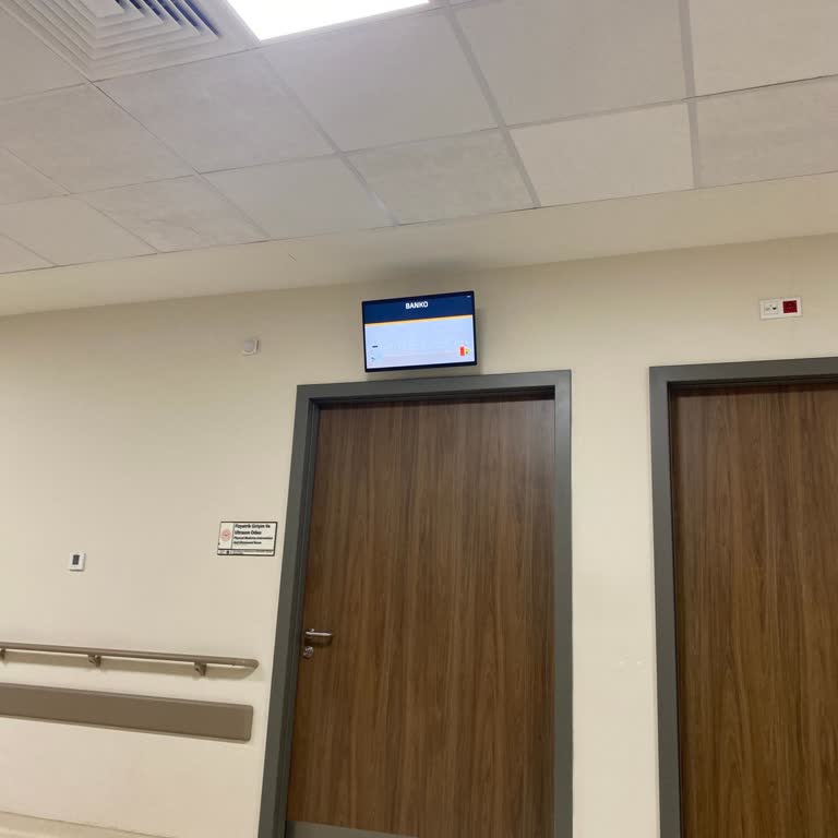 Randevu Saatinde Gelmeyen Doktor Nedeniyle Yaşanan Mağduriyet