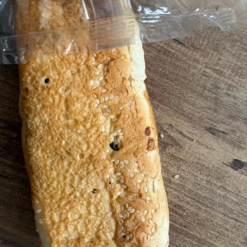 BİM Aldığım Sandviç Ekmeğinden Sinek ve Kuş Tüyü Çıkması Nedeniyle Yaşadığım Hijyen Sorunu