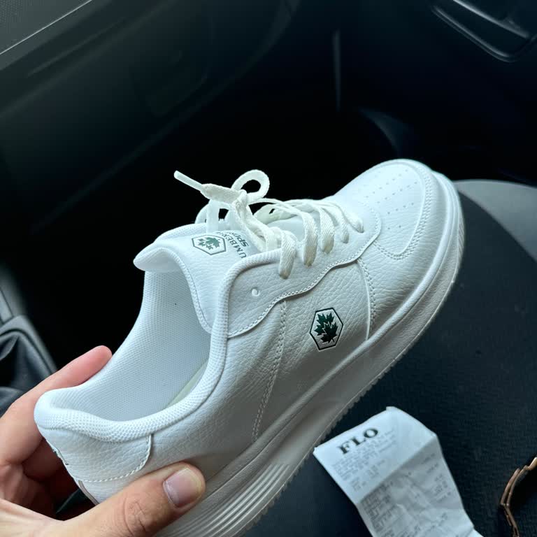 Bir Gün Giydiğim Ayakkabıyı Değiştirmek İstedim Mağaza Yardımcı Olmadı