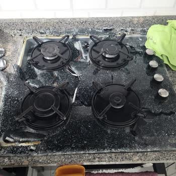 Kendi Kendine Patlayan Ocak Ve Ulaşılamayan Servis Mağduriyeti