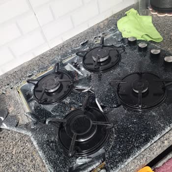 Kendi Kendine Patlayan Ocak Ve Ulaşılamayan Servis Mağduriyeti