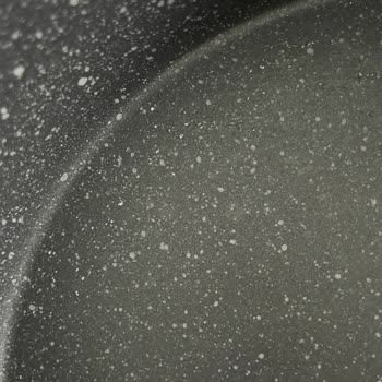 Tencerelerde Pul Pul Dökülme Ve İletişim Sorunu