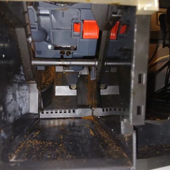 Onarımdan Sonra Kirli Ve Sorunlu Teslim Edilen Kahve Makinesi Hayal Kırıklığı Yarattı