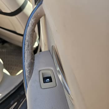 BMW 320 F30 Kapı Kolları Ve Cam Fitilleri Sorunu