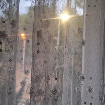 Sokak Lambasının Aşırı Işığı Evimizi Rahatsız Ediyor