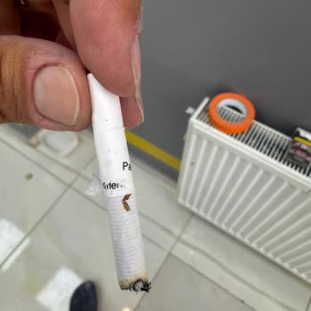 Sigara Paketinden İçilmiş Ve Sarılmış Garip Sigara Çıktı!