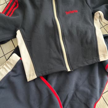 Kullanılmış Ve Lekeli Ürünler Gönderildi Müşteri Hizmetlerine Ulaşamıyorum