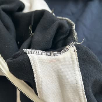 Kullanılmış Ve Lekeli Ürünler Gönderildi Müşteri Hizmetlerine Ulaşamıyorum