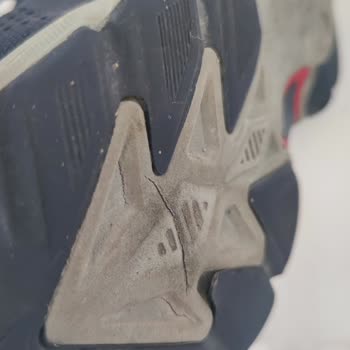 Skechers Ayakkabıda Kısa Süre İçinde Yırtılma Ve Kırılma Meydana Geldi!