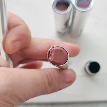 Kırık Ve Kullanılmış Rujlar Gönderildi, Müşteri Hizmetlerinden Dönüş Alınamıyor