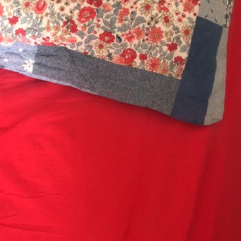 Hediye Olarak Alınan Nevresim Takımında Renk Verme Ve Faturasız Destek Sorunu