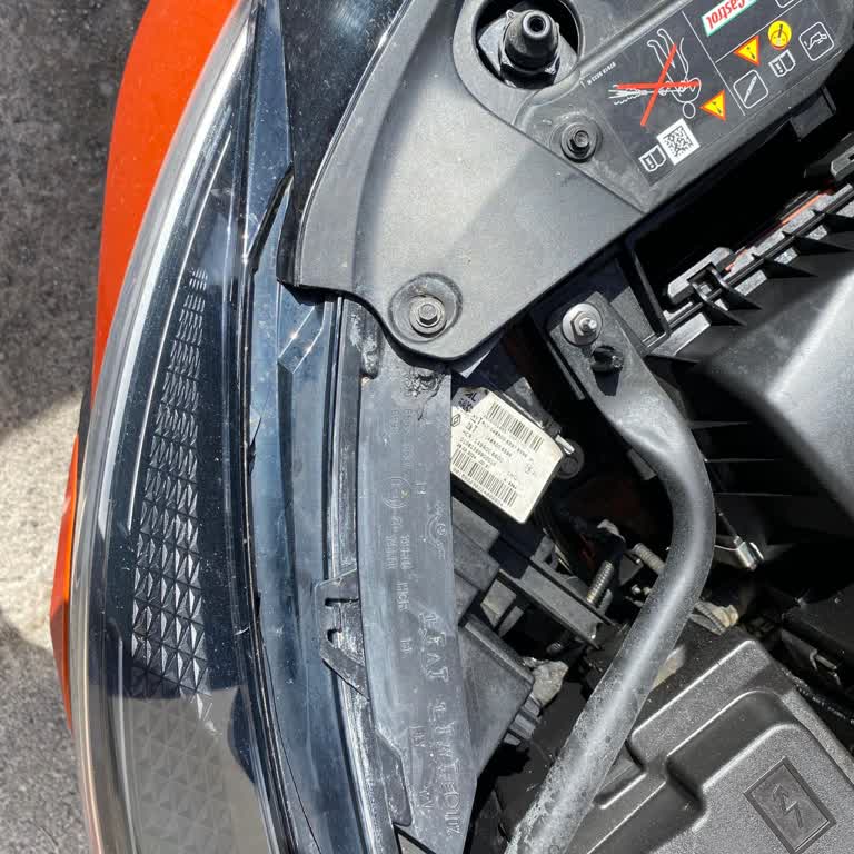 Renault Clio Farlarında Su Alma Sorunu Ve Garanti Kapsamında Çözüm Talebi