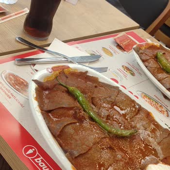 Baydöner Agora AVM'de Soğuk Yemek Ve Hijyen Sorunları Nedeniyle Memnuniyetsizlik