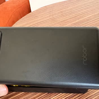 Robor R730+ Powerbank, la batería se hinchó sola en el cajón