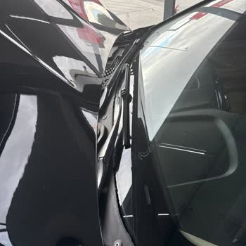 BMW 5 Serisi Ön Cam Plastik Bölümünde Beklenmedik Erime Ve Kırılma Sorunu