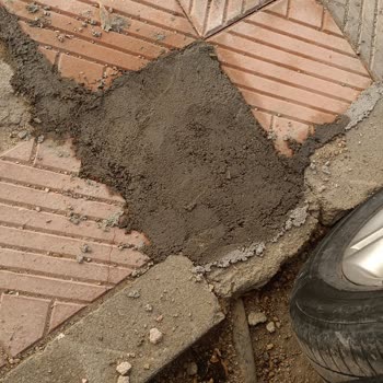 TurkNet'in İzinsiz Kablo Döşemesi Sonucu Binada Su Baskını Ve Maddi Zarar