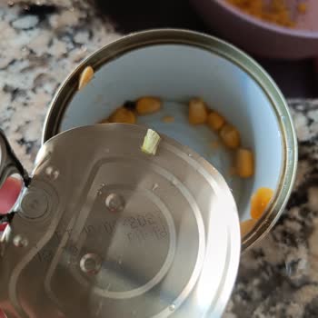 Son Kullanma Tarihi Geçmemiş Konserve Mısırdan Ölü Sinek Çıktı