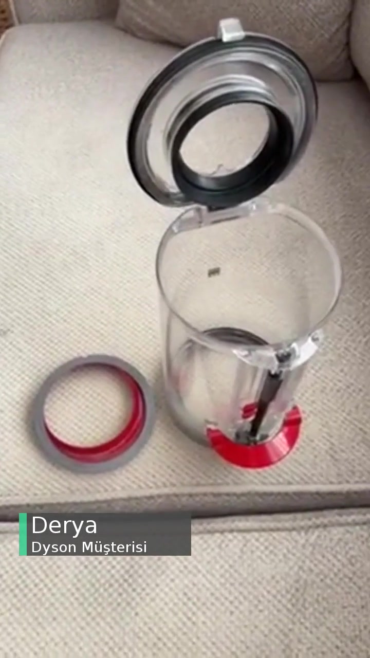 Dyson V15 Toz Haznesi Lastikleri Temizlerken Çıktı videonun kapak resmi