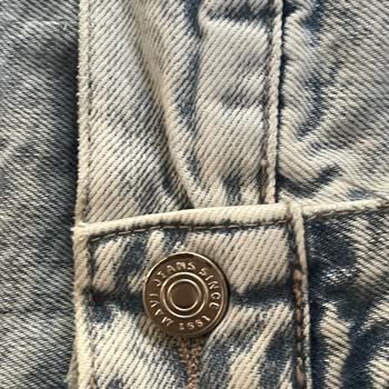 Aldığım Mavi Denim Ceket Kutudan Kusurlu Çıktı, Hızlı Değişim Talebim Var