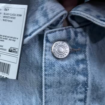 Aldığım Mavi Denim Ceket Kutudan Kusurlu Çıktı, Hızlı Değişim Talebim Var