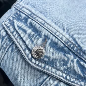 Aldığım Mavi Denim Ceket Kutudan Kusurlu Çıktı, Hızlı Değişim Talebim Var