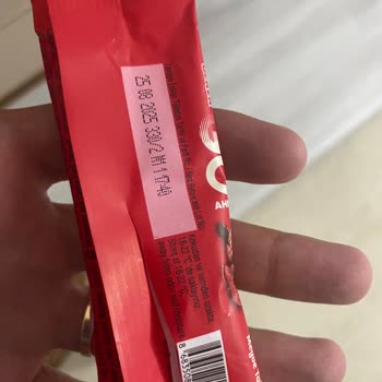 Aldığım Tatlının İçinden Plastik Çıktı, Yetkililerden Geri Dönüş Alamadım