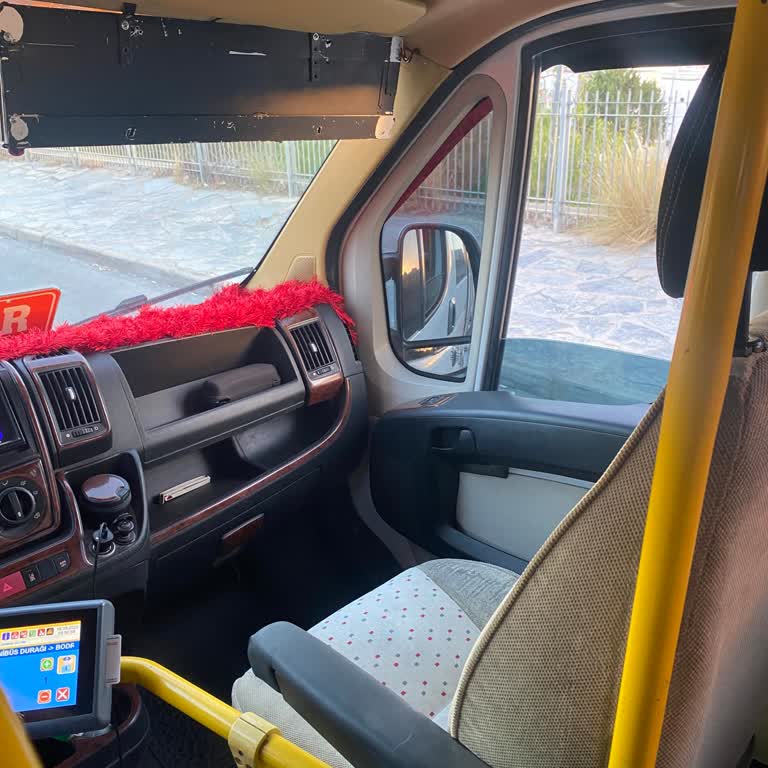 Minibüste Ön Koltukta Oturmama İzin Verilmemesi Ve Ayrımcılık Hissi