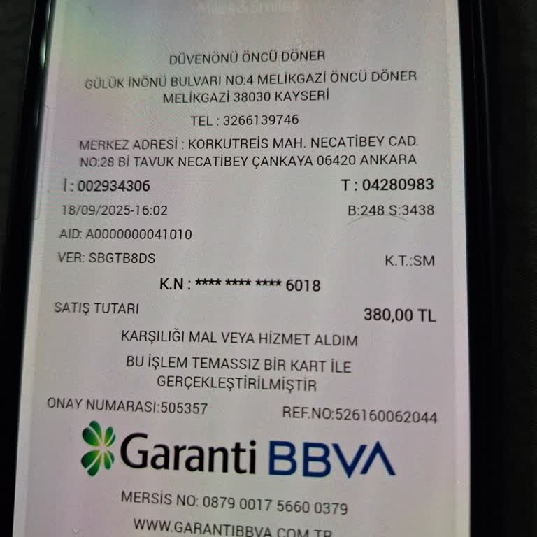 Soğuk Yemek Ve Ilık Kola, İlgisiz Hizmet!