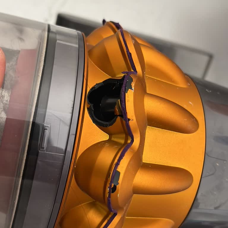 Dyson V15 Süpürgemin Kırılan Parçası Garanti Kapsamında Değiştirilmiyor