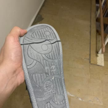 Satın Aldığım Terlik 1 Ay İçinde Yırtıldı, Ücret İadesi Talep Ediyorum