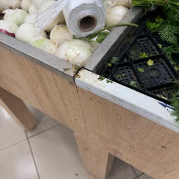 Carrefour Nurtepe Şubesinde Sebze Reyonunda Süregelen Hijyen Sorunu Ve İlgisizlik