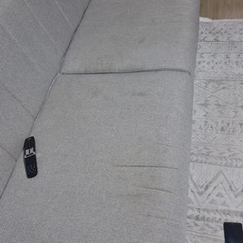 Koltuk Kumaşı Lekeleniyor, Garanti Kapsamında Çözüm Sunulmuyor