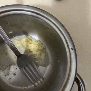 Aldığım Noodle İçinden Böcek Çıktı