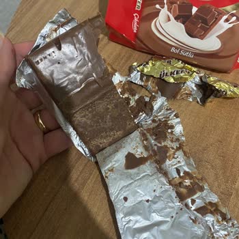 Aldığım Çikolata Eksik Ve Bozuk Çıktı!