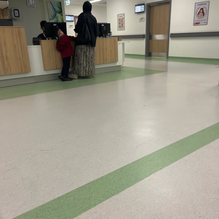 Randevusuz Hastalara Muayene Yapılmaması Ve Doktorun Olumsuz Tutumu