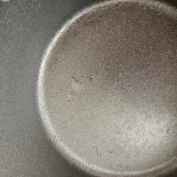 Emsan Döküm Tencere Setinden Sağlıksız Parçalar Dökülüyor