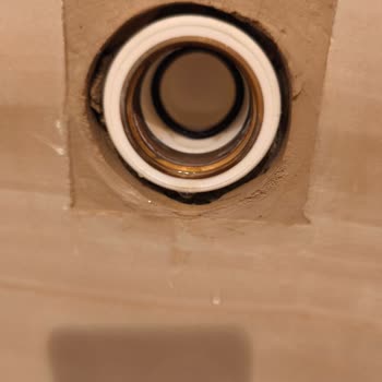 Teska Bas Bırak Vana Su Sızıntısı Ve Parça Kırılması Mağduriyeti