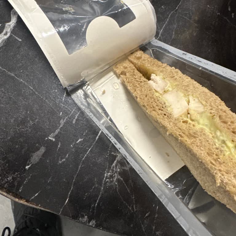Tada Sandviç İçerisinde Saç Çıkması Nedeniyle Hijyen Sorunu Ve İade Talebi!