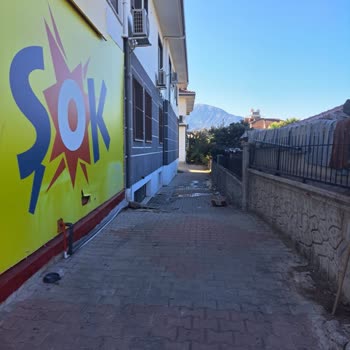 Şok Market’in Atık Suları Bahçemize Boşaltılıyor, Sağlığımız Tehlikede!