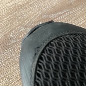 Armani Exchange Ayakkabıda Açılma Ve Mağaza Çalışanlarının Saygısız Tutumu