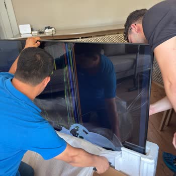 Kırık Televizyon Ve İlgisiz Müşteri Hizmetleri