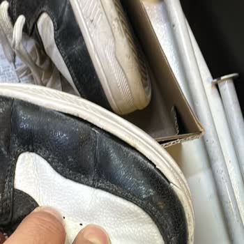 FLO'dan Aldığım Ayakkabı Kısa Sürede Yırtıldı, Şikayetim Sürekli Reddediliyor