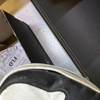 FLO'dan Aldığım Ayakkabı Kısa Sürede Yırtıldı, Şikayetim Sürekli Reddediliyor