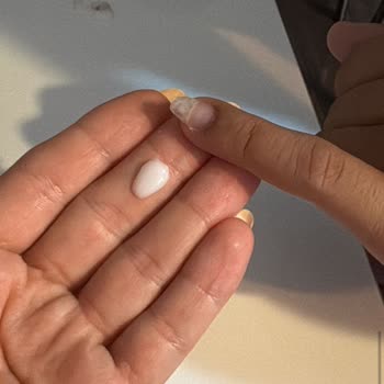 Diamond Pro Nail Art 3 Gün Garanti Veriyorlar Tırnaklar 5. Gün Soyuluyor