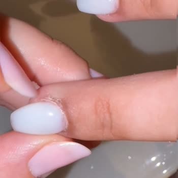 Diamond Pro Nail Art 3 Gün Garanti Veriyorlar Tırnaklar 5. Gün Soyuluyor