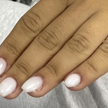 Diamond Pro Nail Art 3 Gün Garanti Veriyorlar Tırnaklar 5. Gün Soyuluyor