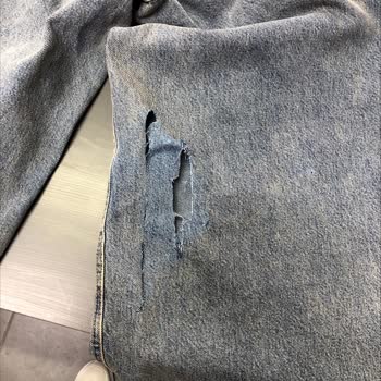 Mavi'den Alınan Pantolon Üç Günde Yırtıldı, Değişim Ve İade Reddedildi