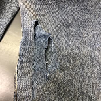 Mavi'den Alınan Pantolon Üç Günde Yırtıldı, Değişim Ve İade Reddedildi