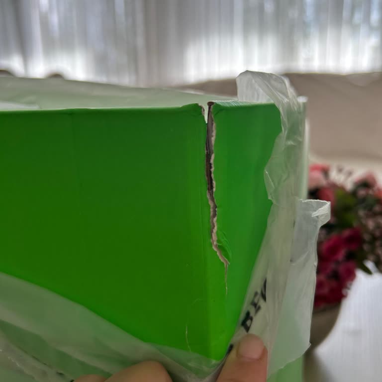 Yırtık Hediye Kutusu Nedeniyle İade Talebi